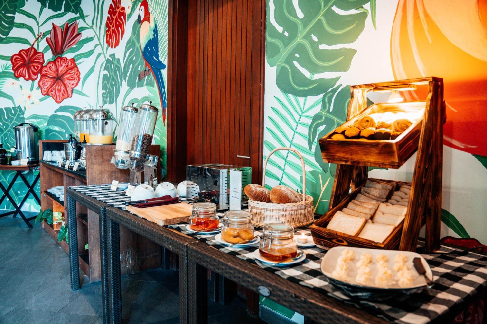 Sense Canggu Beach Hotel Екстер'єр фото